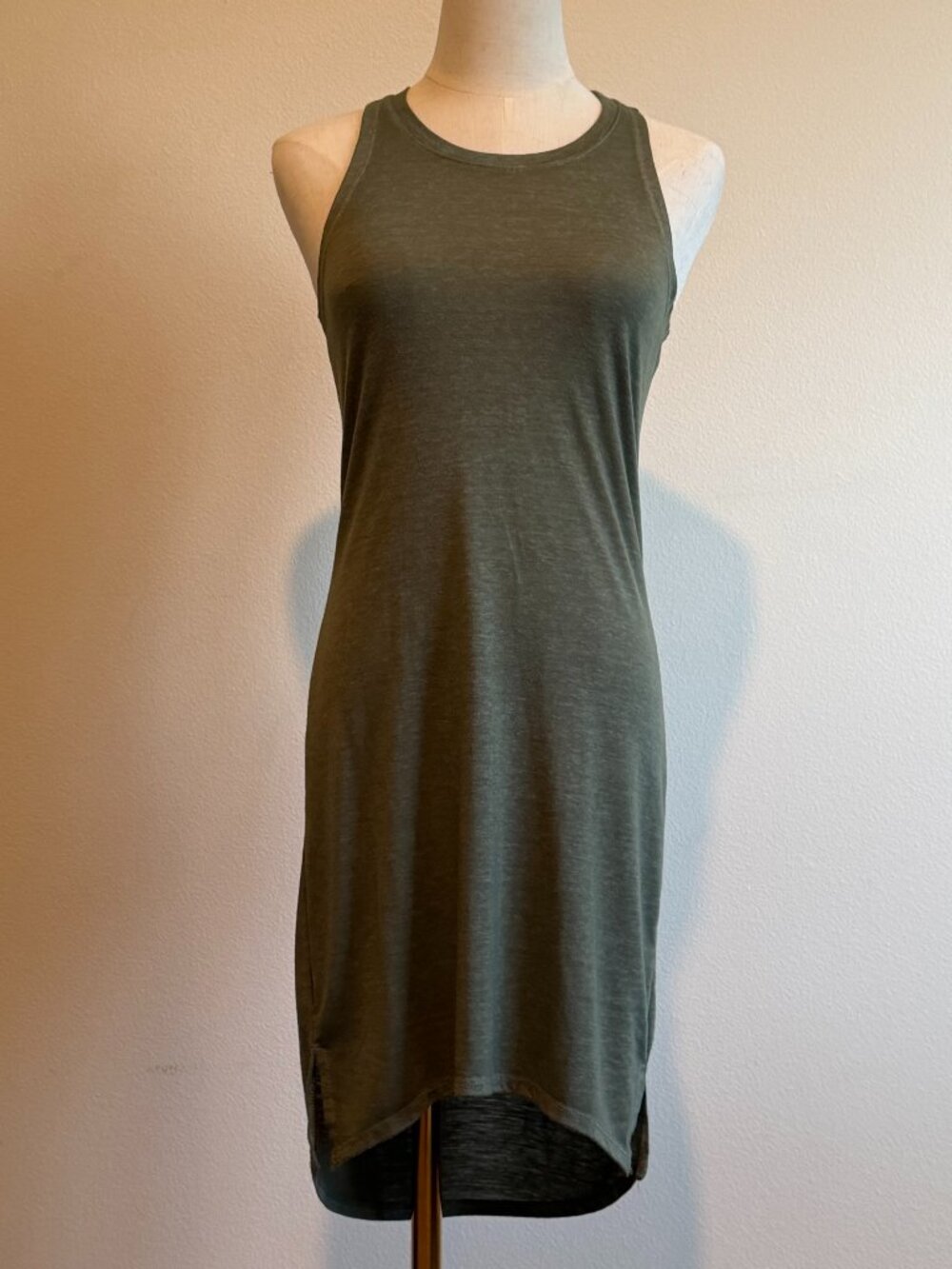 Derek Heart Lightweight Jersey Knit High-Low Midi Dress - Medium